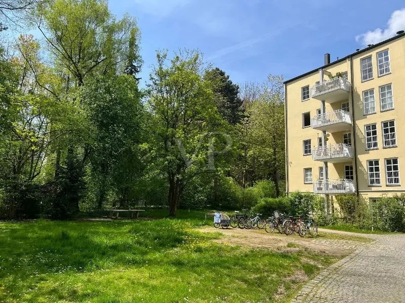 Gepflegte Außenanlage