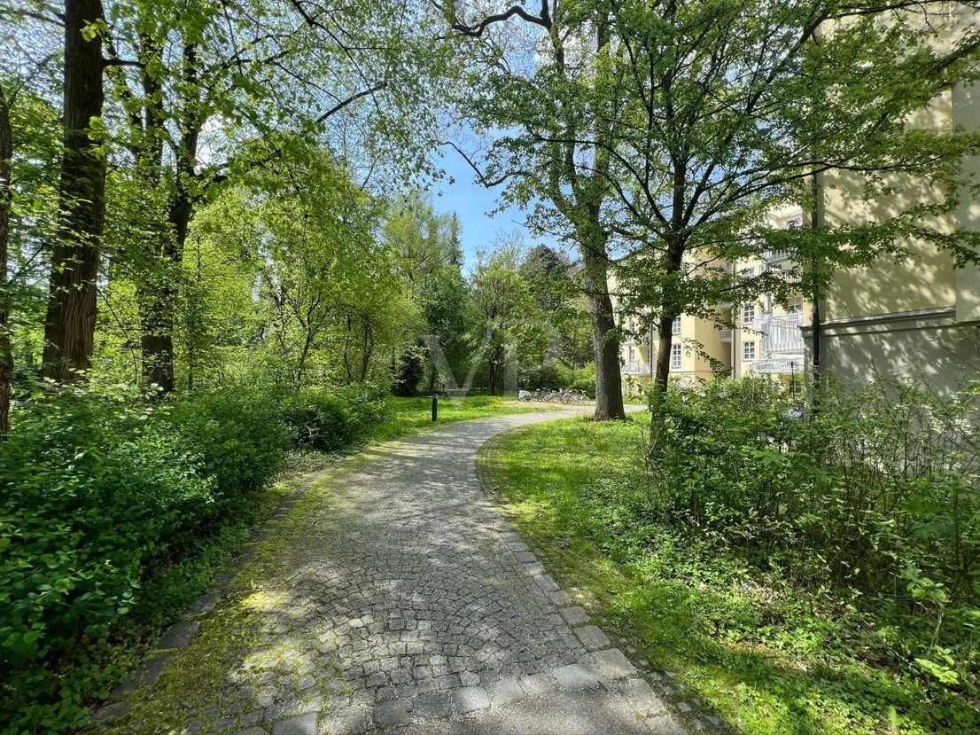 Gepflegte Außenanlage
