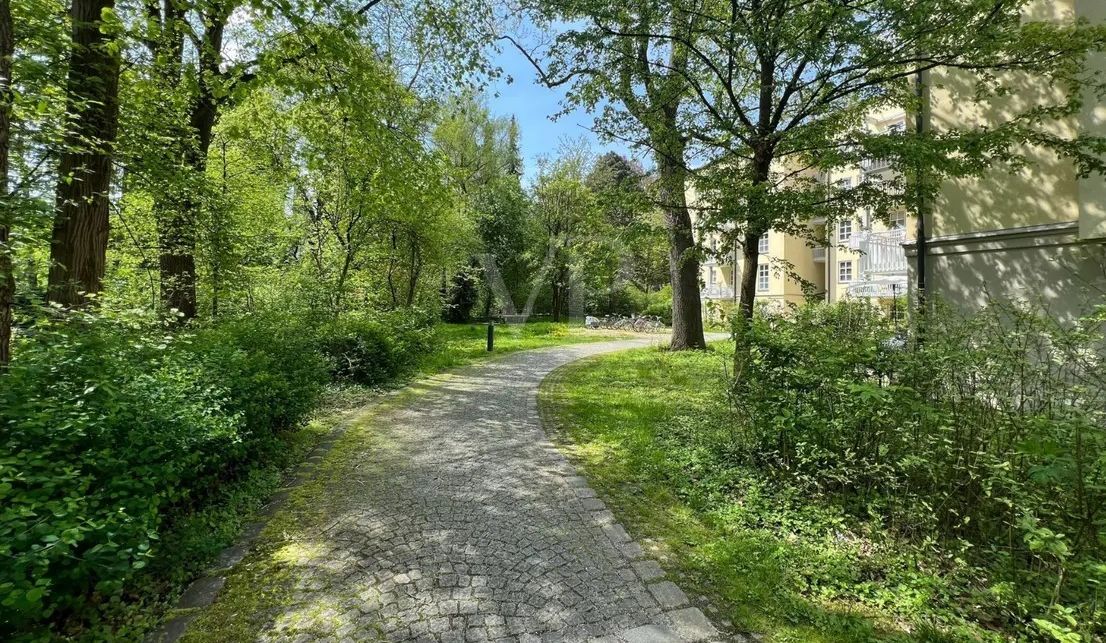 Gepflegte Außenanlage