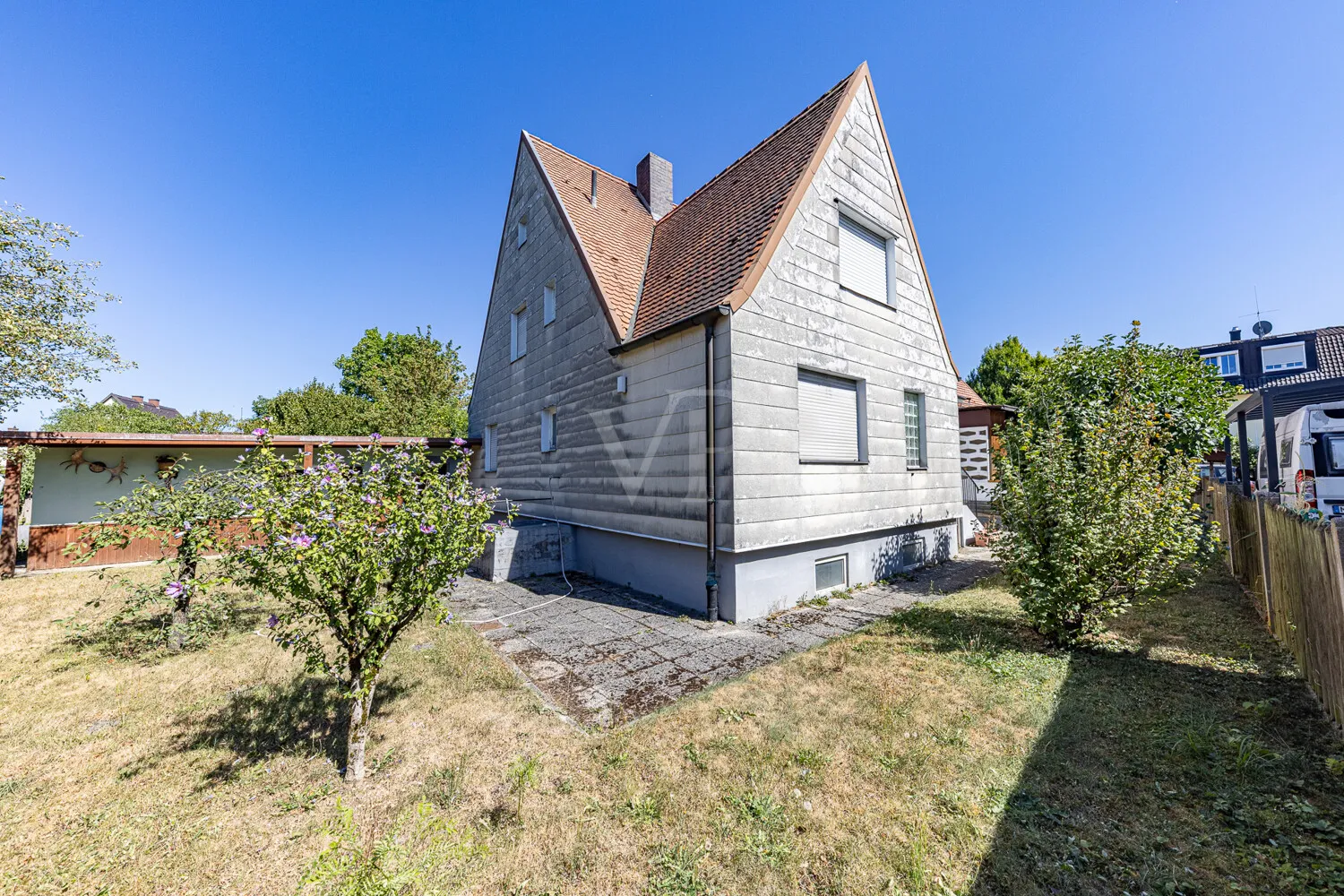 Altbestand aus Gartenansicht