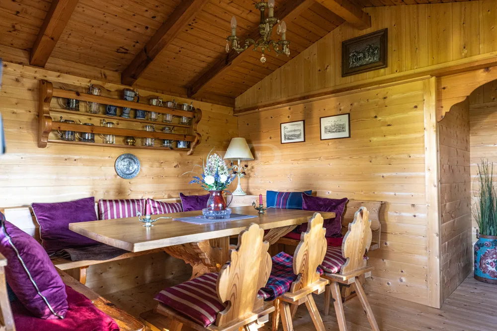 Rustikale Almhütte