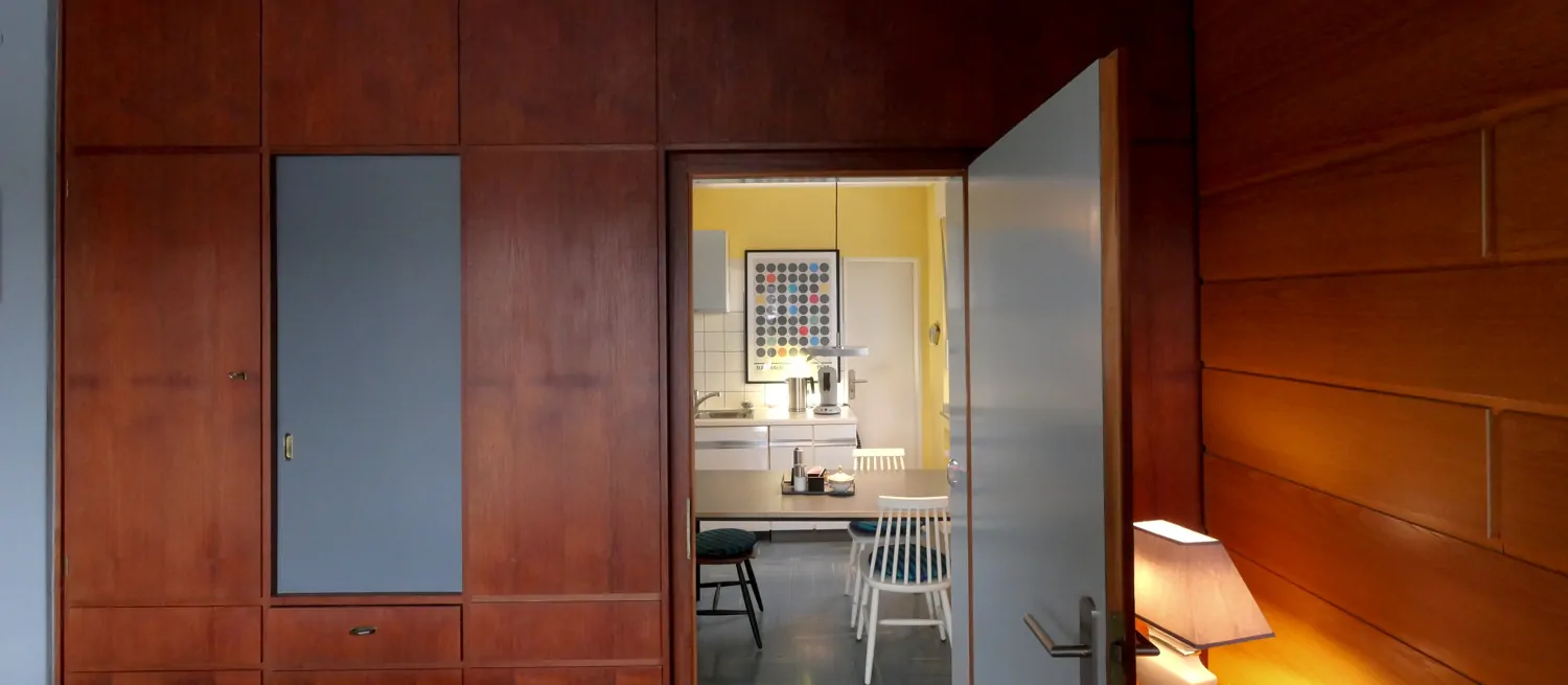 Blick vom Essbereich auf die Küche