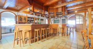 von_poll_real_estate_property_25040044-1_image_1