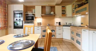 von_poll_real_estate_property_24040048_image_2