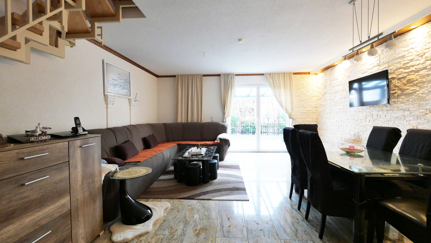 Wohn- und Esszimmer
