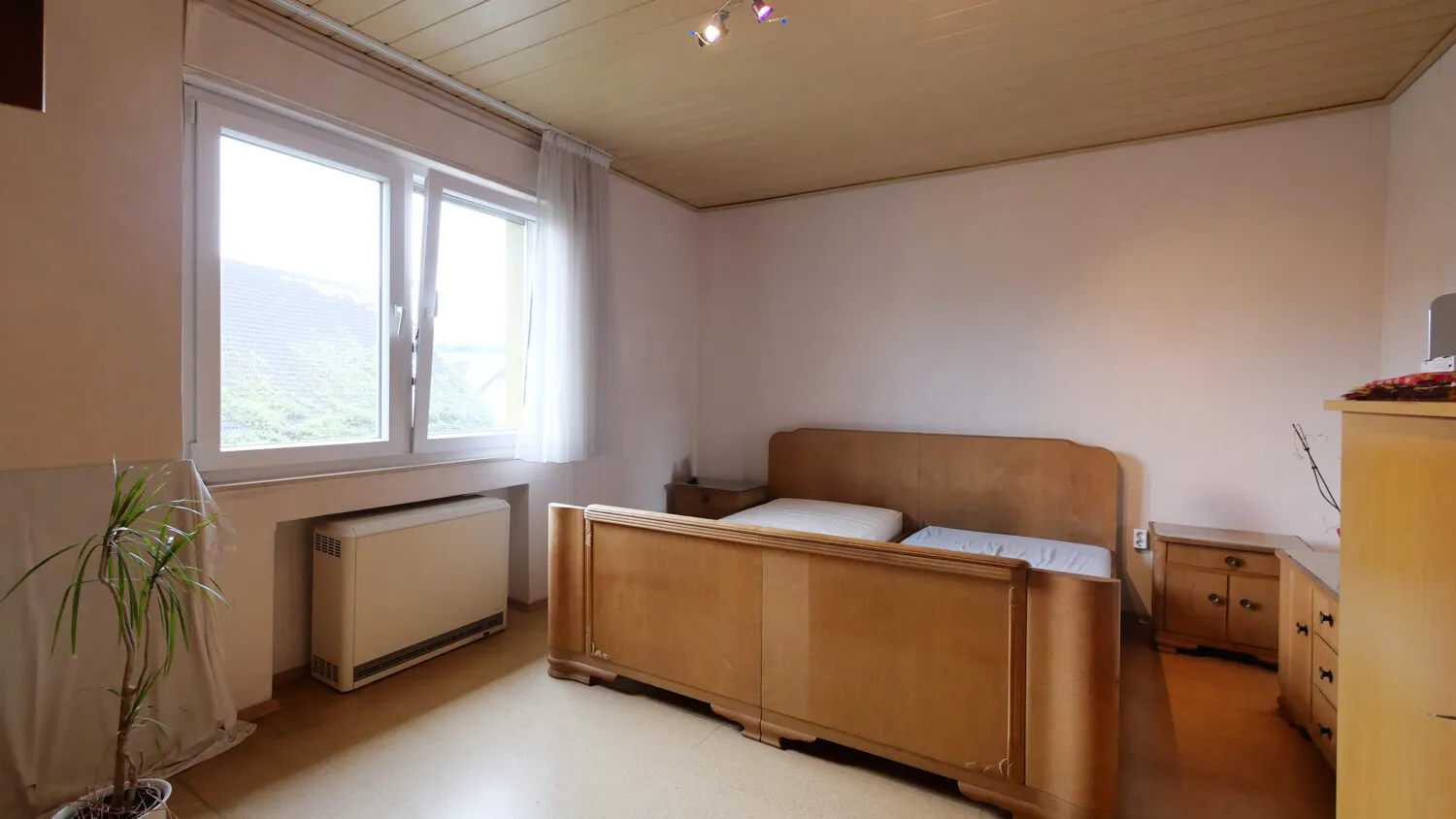 1 Schlafzimmer OG