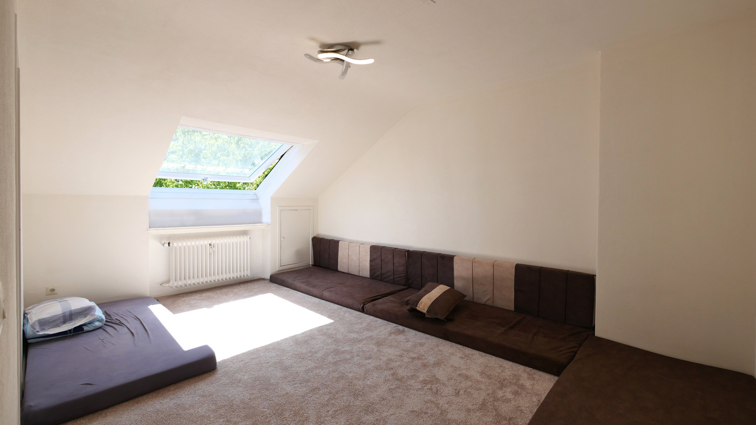 Schlafzimmer DG