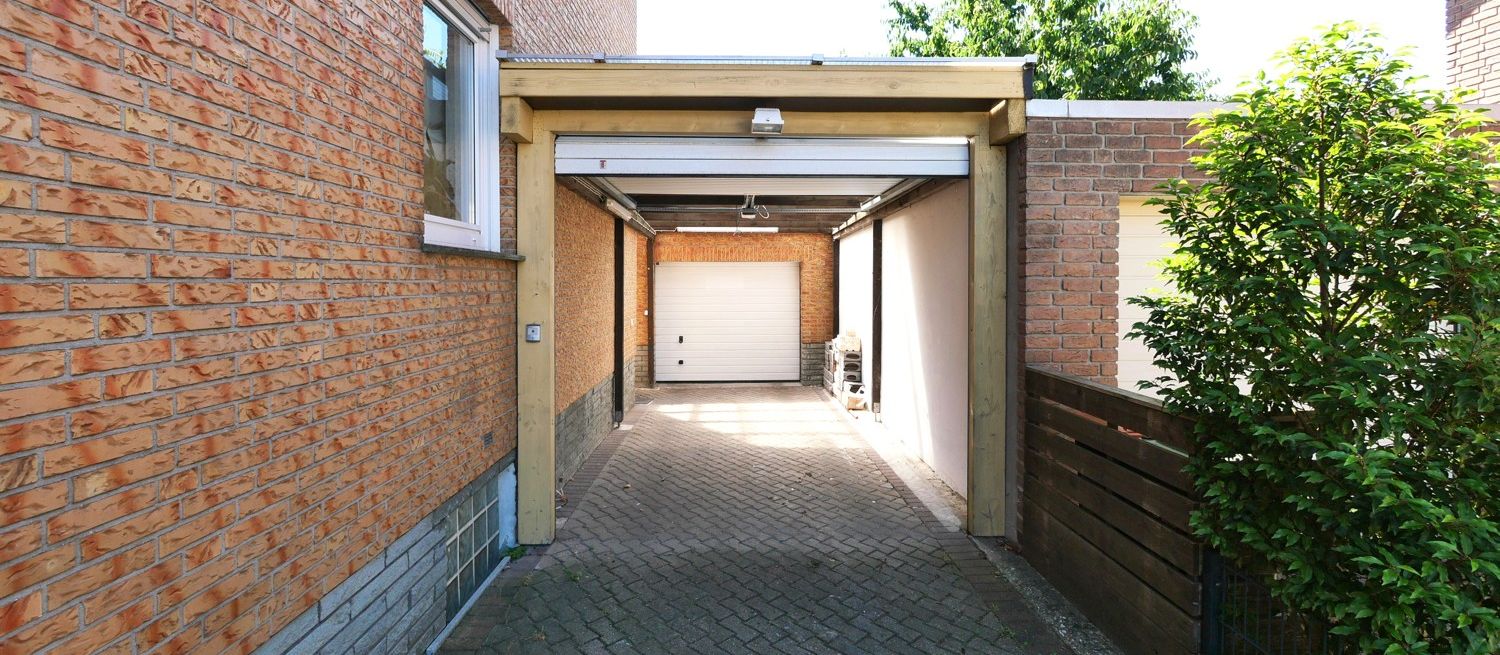 Carport vor Garage