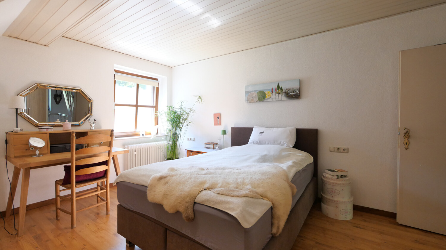 Schlafzimmer 1