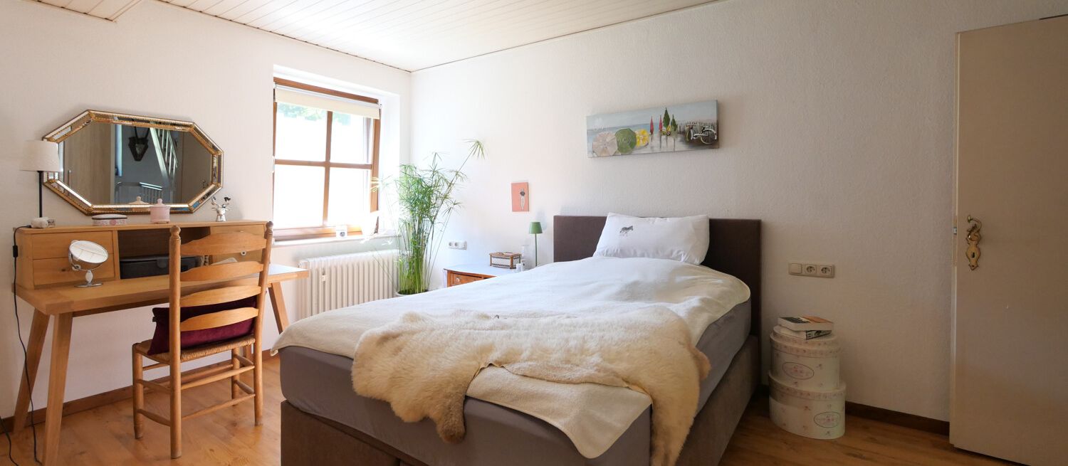 Schlafzimmer 1