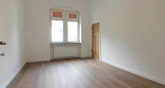 von_poll_real_estate_property_25162008_image_5