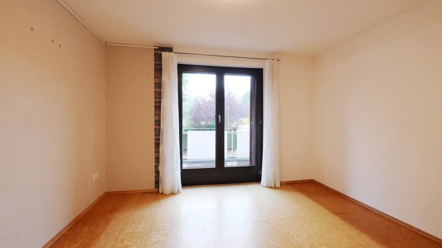 Hauptschlafzimmer mit Balkon OG
