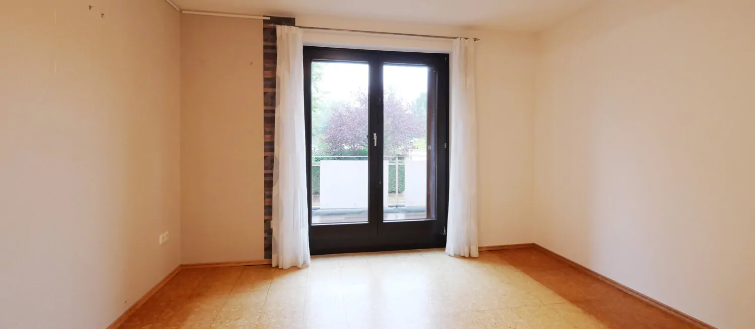 Hauptschlafzimmer mit Balkon OG