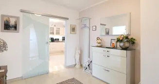 von_poll_real_estate_property_25040048_image_2