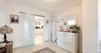 von_poll_real_estate_property_25040048_image_2