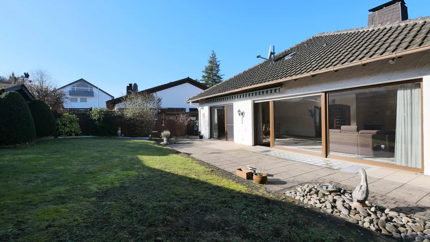 der Garten und Terrasse