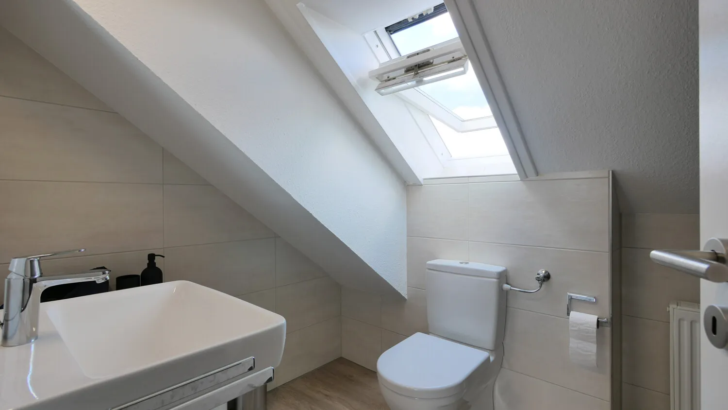 Badezimmer DG, Whg. rechts