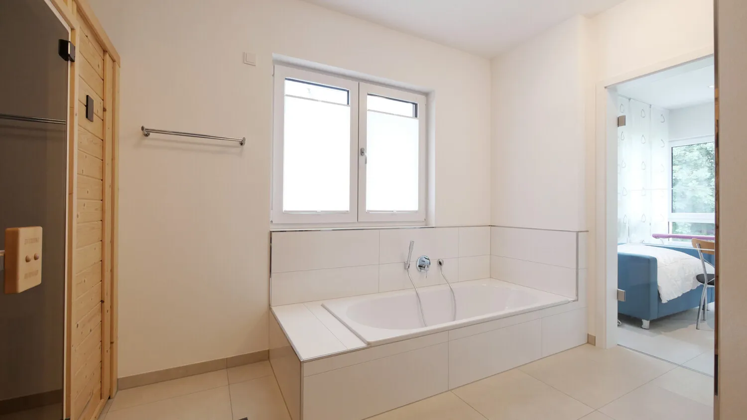 Badezimmer OG + Sauna OG