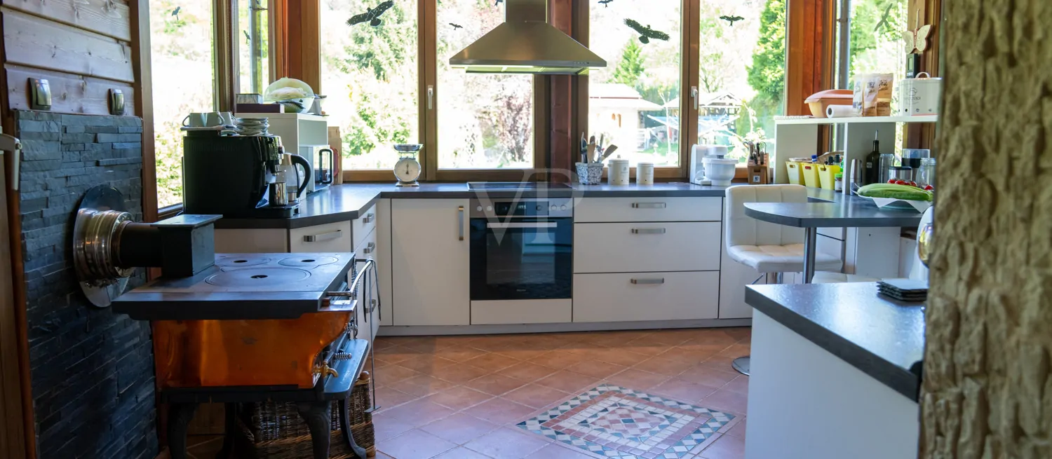 Lichtdurchflutete Küche