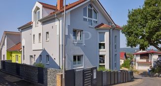 von_poll_real_estate_property_25177026_image_0