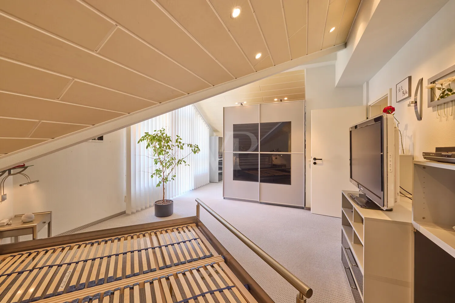 Schlafzimmer II m. Ankleide DG Wohnung III