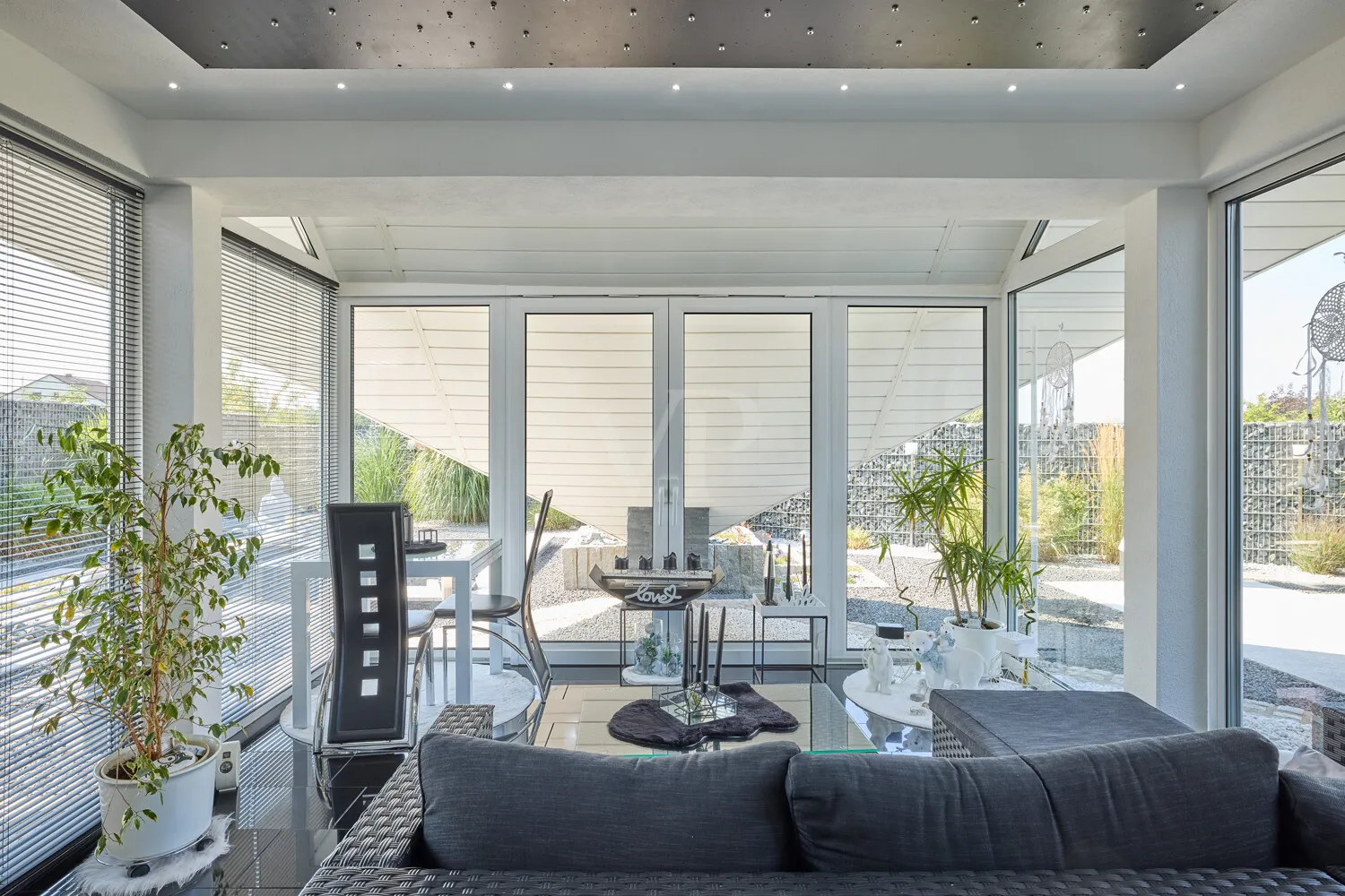 Wintergarten/Ausblick Wohnzimmer UG Wohnung I