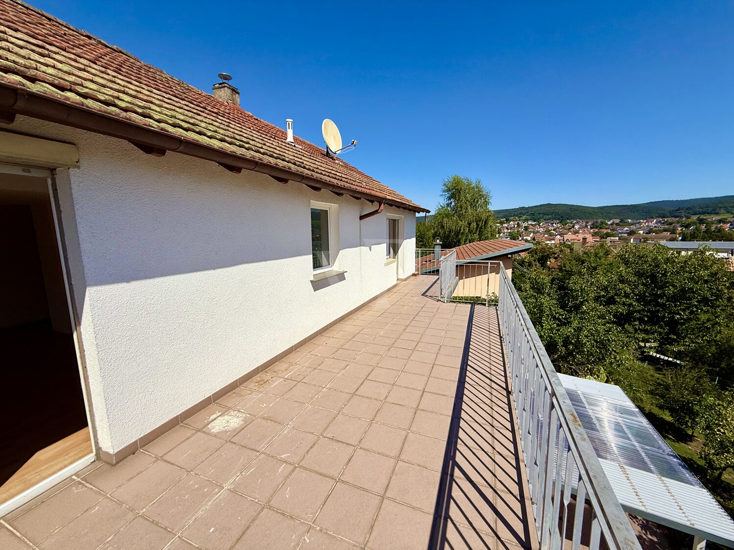 großer Balkon