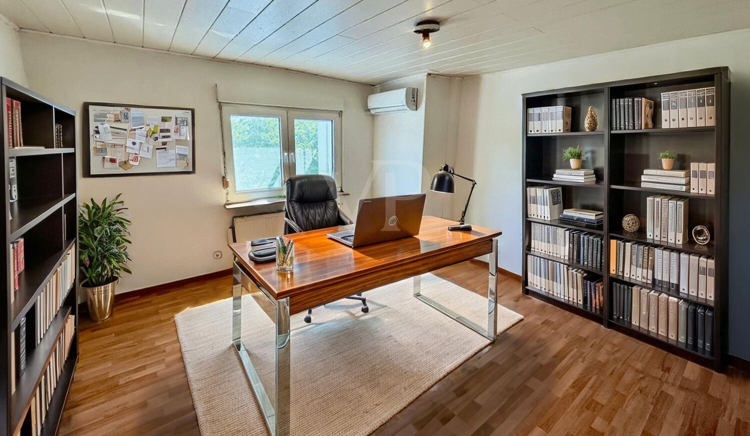 Arbeitszimmer/ Durchgangszimmer OG