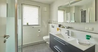 von_poll_real_estate_property_25177029_image_8