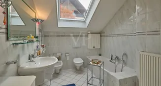 von_poll_real_estate_property_25177030a_image_9