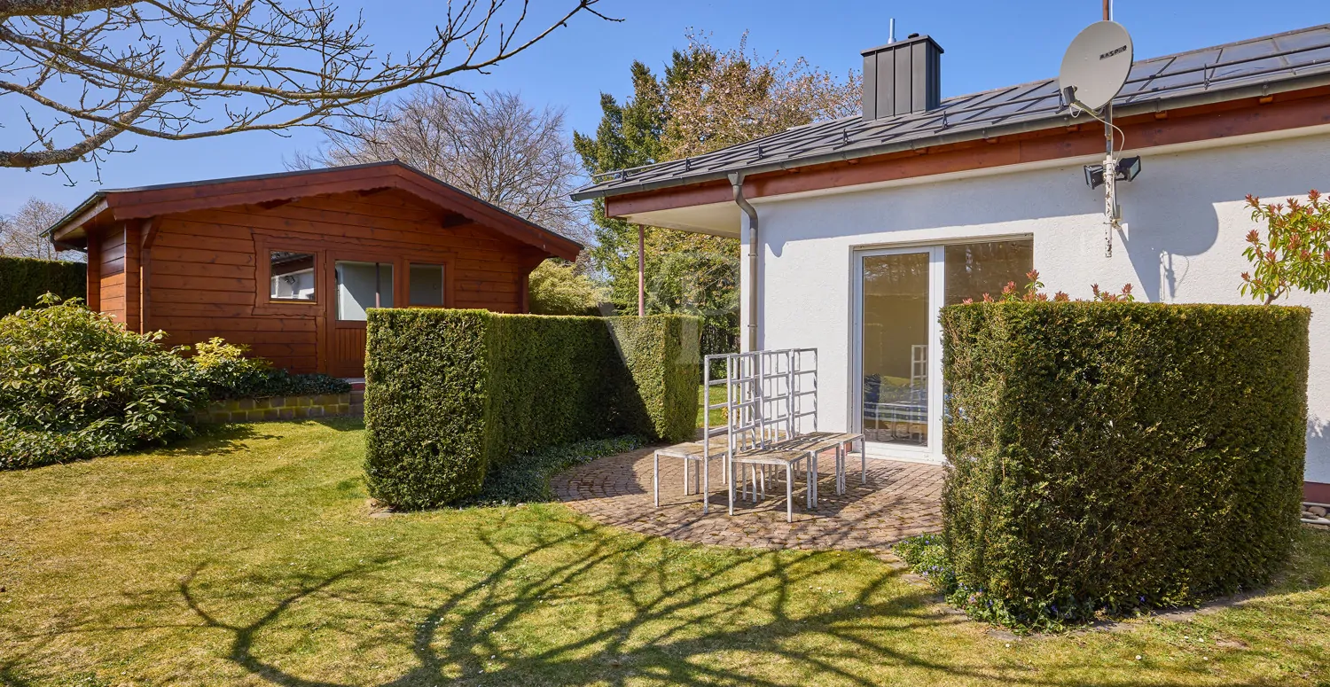 Bungalow II, Freisitz