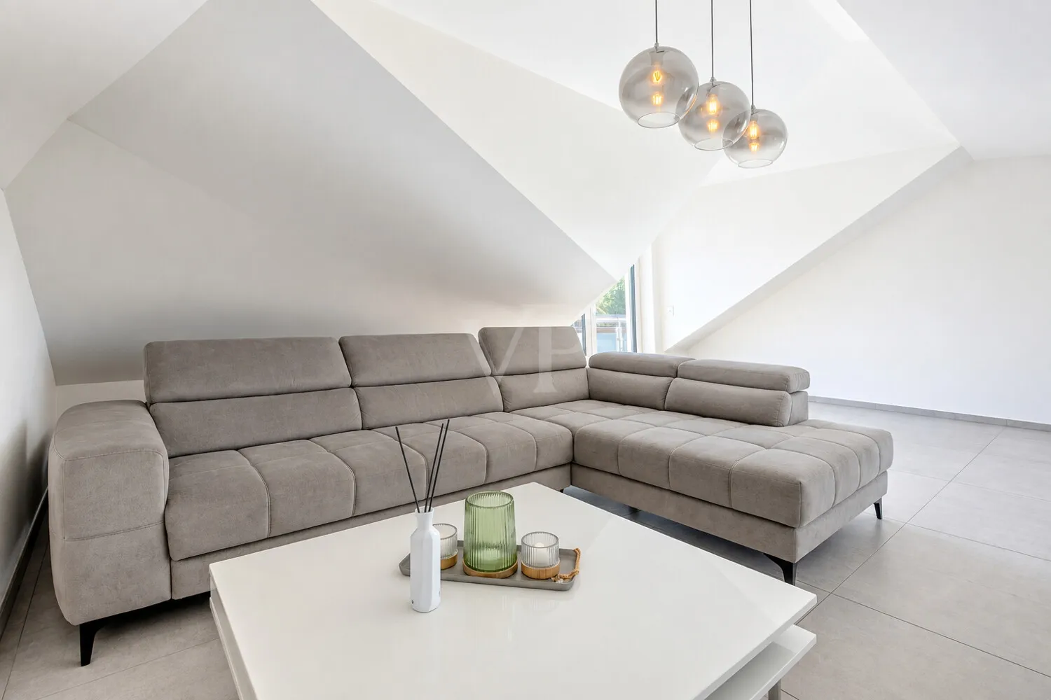 Elektrisch ausfahrbares Schlafsofa