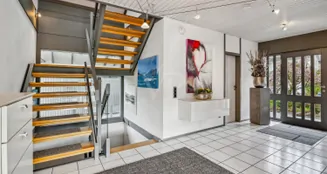 von_poll_real_estate_property_25199019_image_1