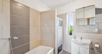 von_poll_real_estate_property_25199602_image_12