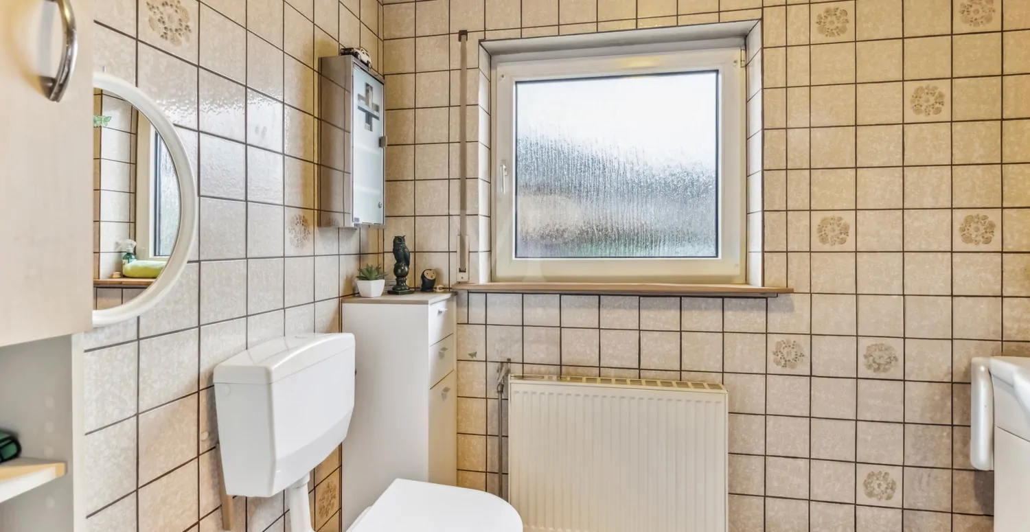 Badezimmer mit Dusche - EG