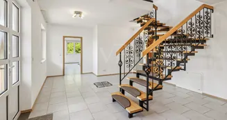 von_poll_real_estate_property_25199045_image_1