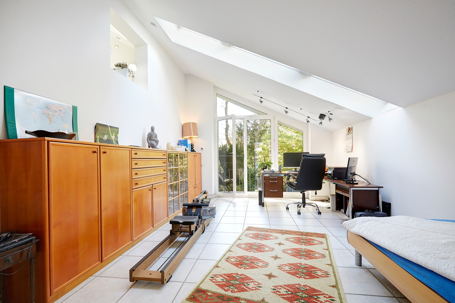 Zimmer mit Balkon