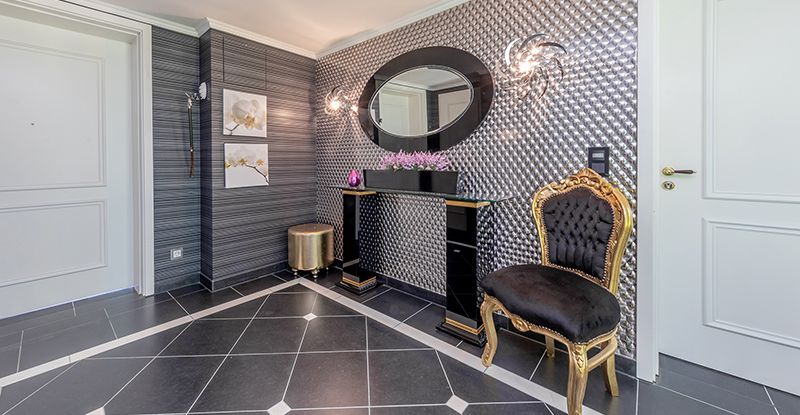 Entrée und Fahrstuhlzugang im Penthouse mit zwei zusammengelegten Wohnungen