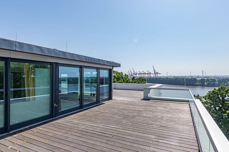 ... an Terrassenfläche ...