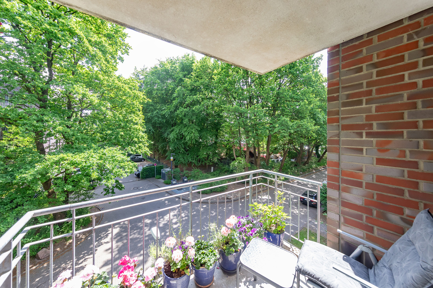 Loggia mit Blick ins Grüne