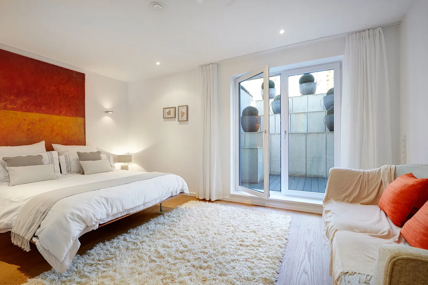 Weiteres Gästezimmer mit Zugang zur Patio-Terrasse