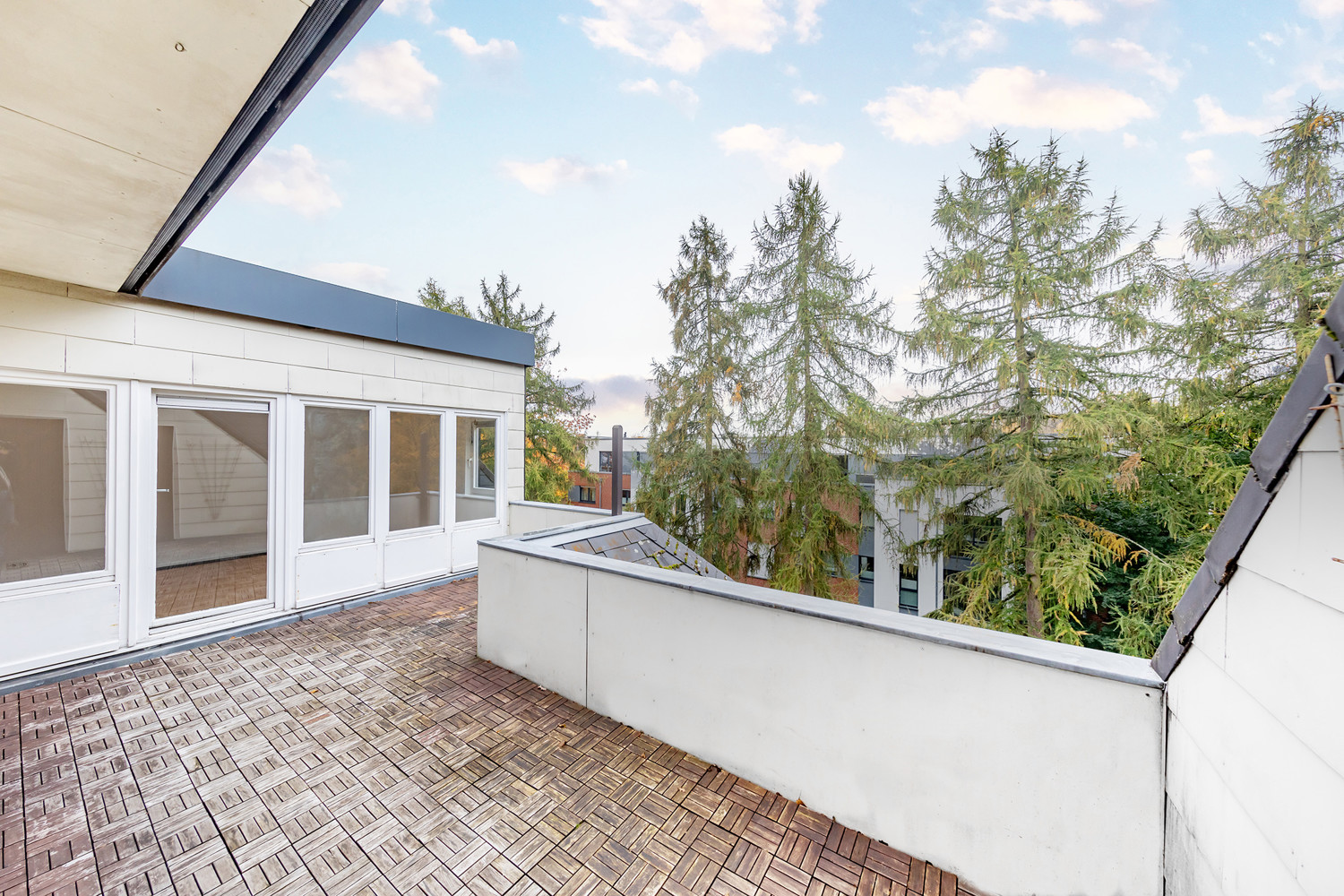 Großzügige Dachterrasse mit Südausrichtung