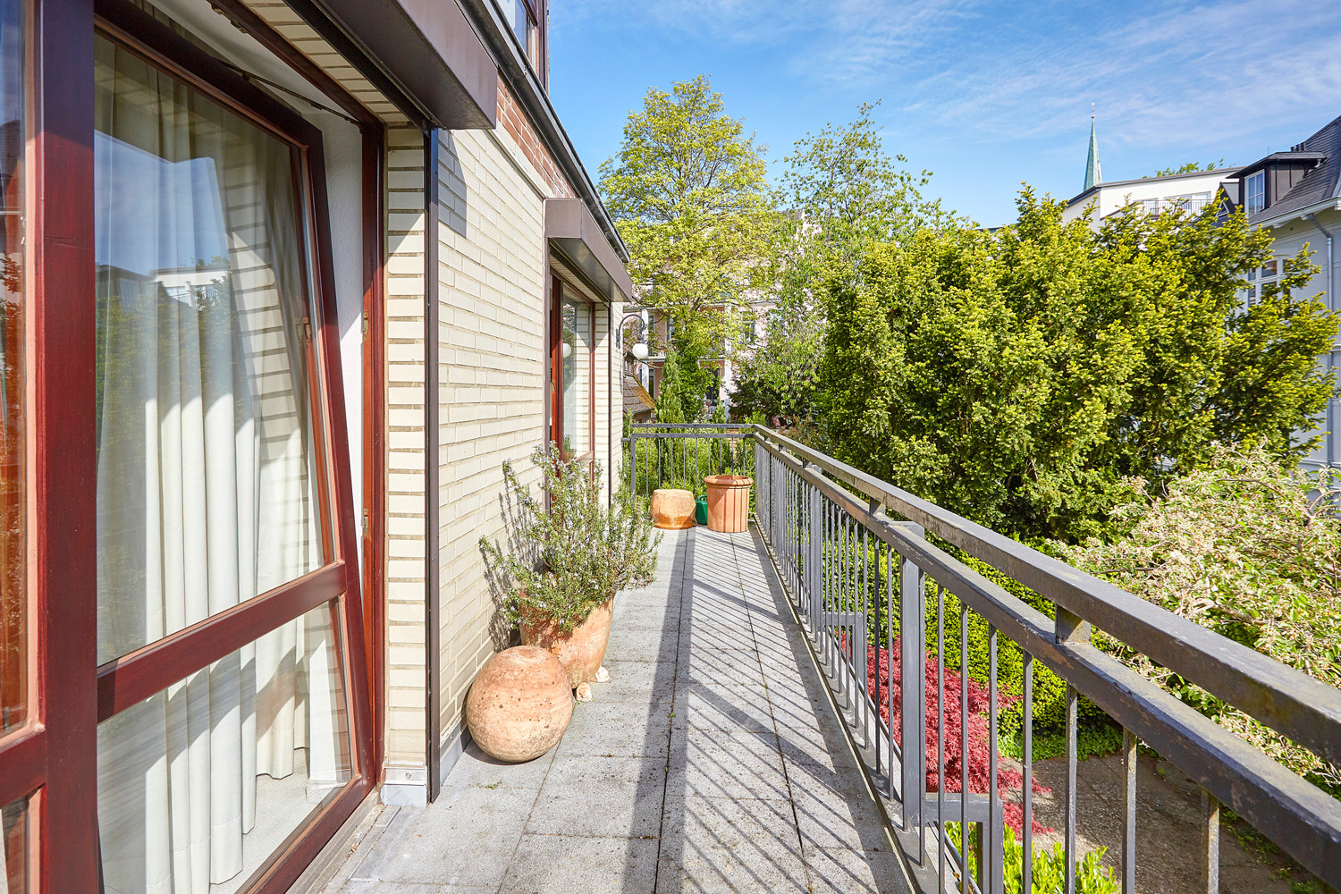 Mitten in Blankenese: 4 Zimmer, Stellplatz & zwei Balkone