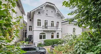 von_poll_real_estate_property_25132010_image_2