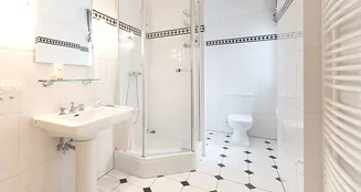 von_poll_real_estate_property_25132010_image_13