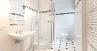 von_poll_real_estate_property_25132010_image_12