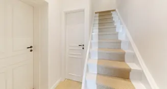 von_poll_real_estate_property_25132010_image_16