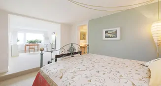 von_poll_real_estate_property_25132010_image_17