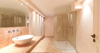 von_poll_real_estate_property_25132010_image_19