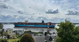 von_poll_real_estate_property_25132010_image_24